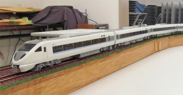 鉄道模型趣味のページ ６８３系サンダーバード製作ペーパー製